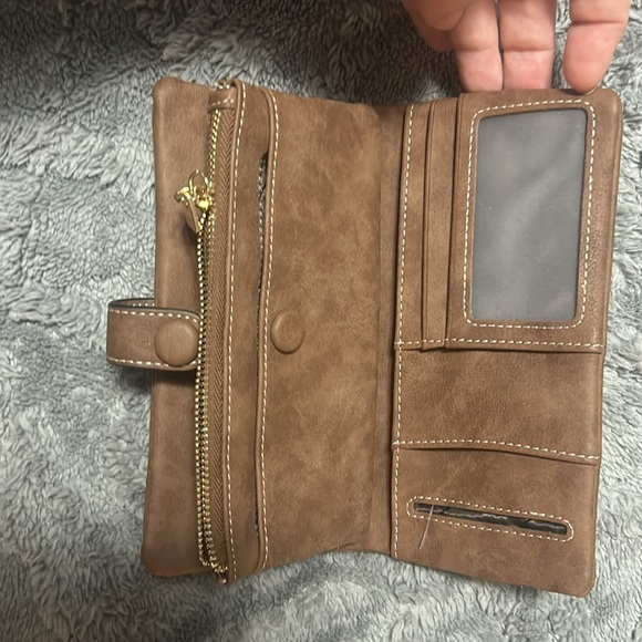 Brow wallet Boutique - Picture 3 of 4
